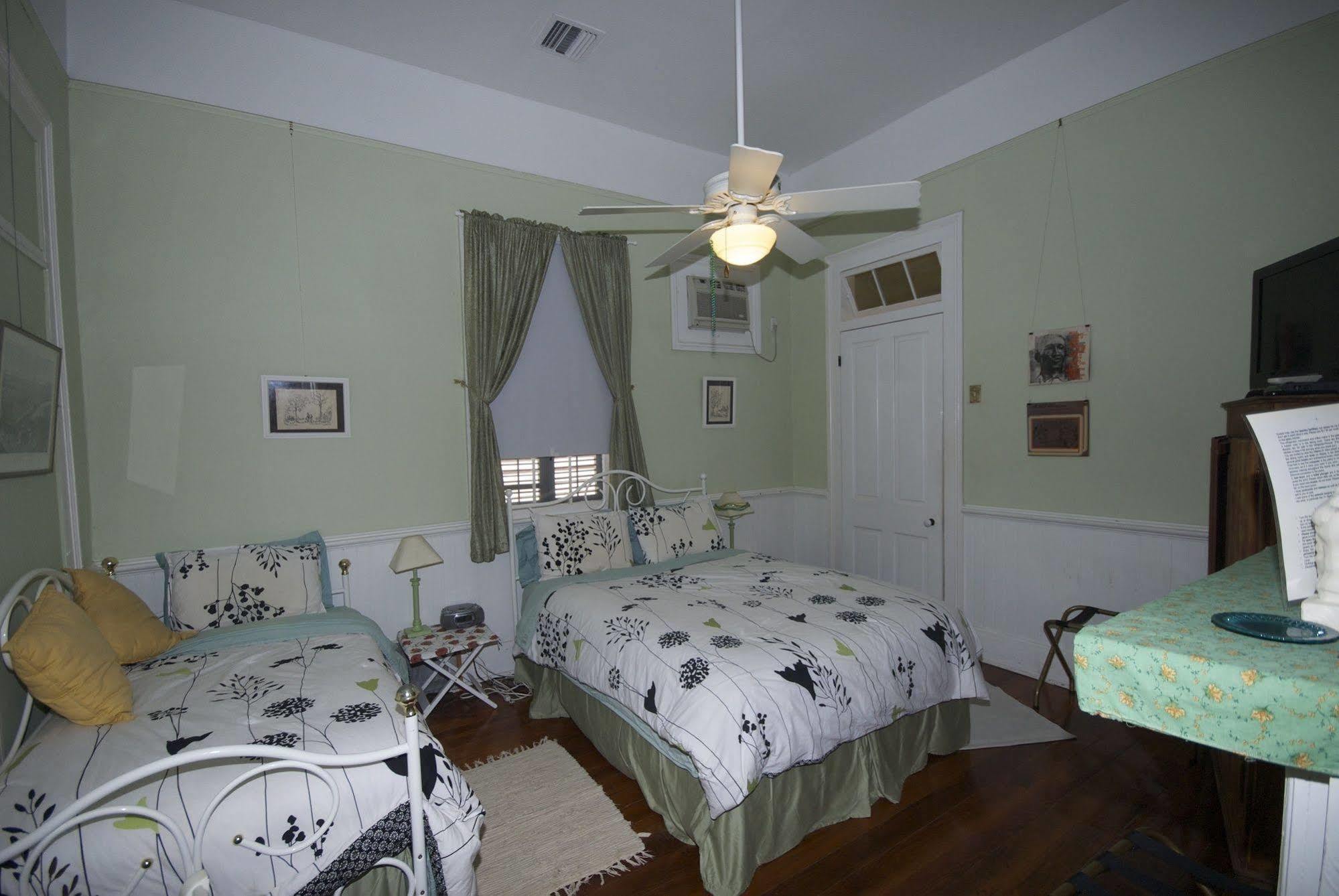 The Burgundy Bed And Breakfast New Orleans Exterior photo